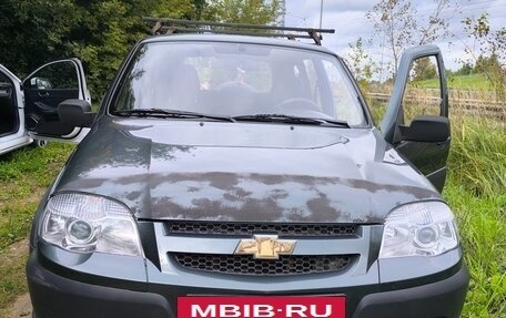 Chevrolet Niva I рестайлинг, 2012 год, 420 000 рублей, 3 фотография