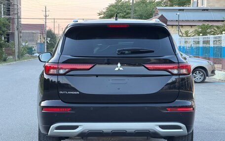 Mitsubishi Outlander, 2022 год, 2 600 000 рублей, 6 фотография
