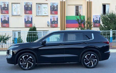 Mitsubishi Outlander, 2022 год, 2 600 000 рублей, 4 фотография