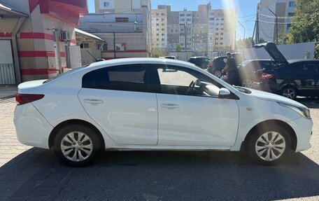KIA Rio IV, 2019 год, 800 000 рублей, 3 фотография