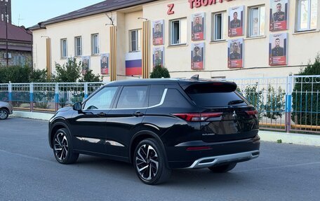 Mitsubishi Outlander, 2022 год, 2 600 000 рублей, 5 фотография