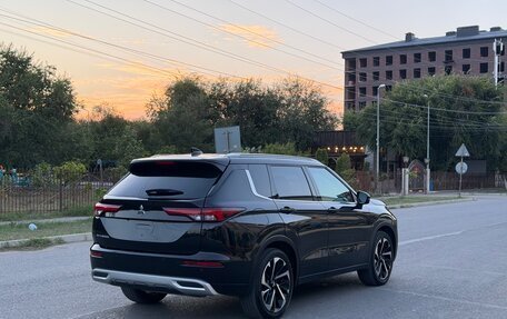 Mitsubishi Outlander, 2022 год, 2 600 000 рублей, 7 фотография