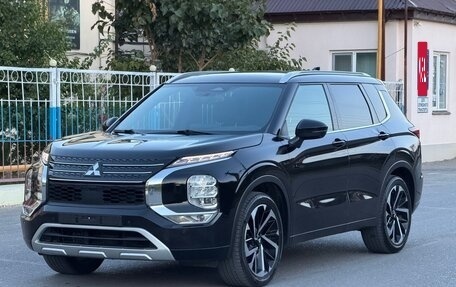 Mitsubishi Outlander, 2022 год, 2 600 000 рублей, 2 фотография