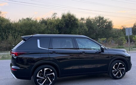 Mitsubishi Outlander, 2022 год, 2 600 000 рублей, 9 фотография