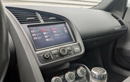 Audi R8, 2011 год, 7 999 000 рублей, 4 фотография