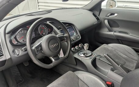 Audi R8, 2011 год, 7 999 000 рублей, 25 фотография