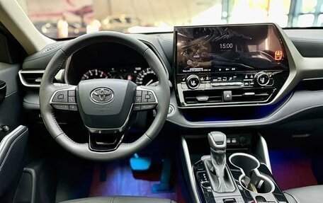 Toyota Highlander, 2024 год, 5 160 000 рублей, 10 фотография