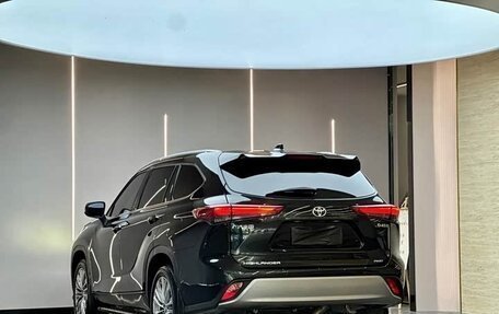 Toyota Highlander, 2024 год, 5 160 000 рублей, 6 фотография