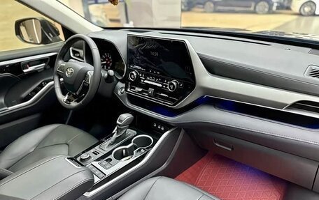 Toyota Highlander, 2024 год, 5 160 000 рублей, 7 фотография