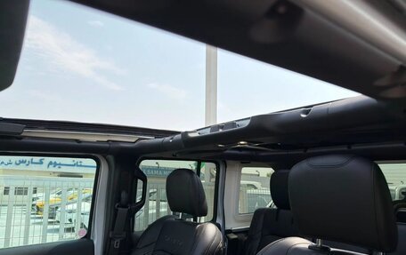 Jeep Wrangler, 2023 год, 7 666 666 рублей, 13 фотография
