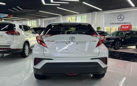 Toyota C-HR I рестайлинг, 2022 год, 1 857 000 рублей, 4 фотография