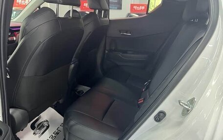 Toyota C-HR I рестайлинг, 2022 год, 1 857 000 рублей, 8 фотография