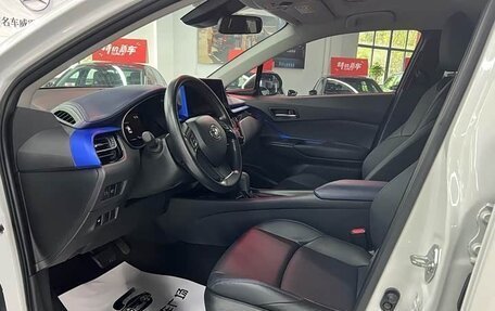 Toyota C-HR I рестайлинг, 2022 год, 1 857 000 рублей, 6 фотография