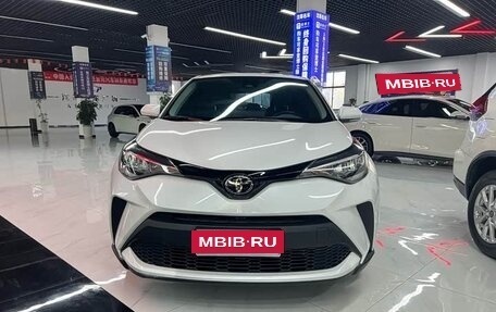 Toyota C-HR I рестайлинг, 2022 год, 1 857 000 рублей, 2 фотография