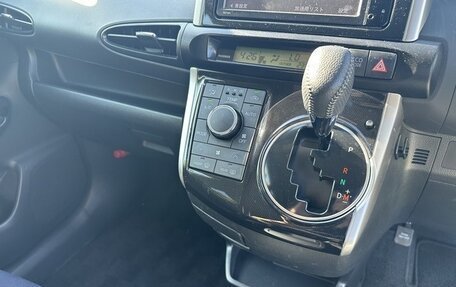 Toyota Wish II, 2014 год, 1 018 000 рублей, 15 фотография