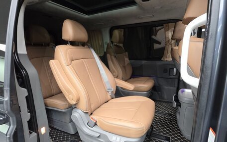 Hyundai Staria, 2023 год, 5 700 000 рублей, 18 фотография