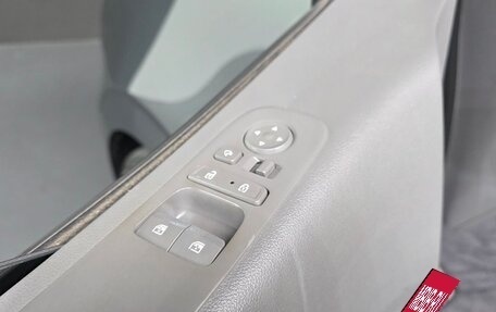 Hyundai Staria, 2023 год, 5 700 000 рублей, 35 фотография