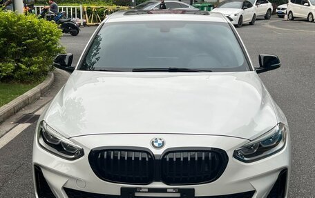 BMW 1 серия, 2022 год, 1 657 000 рублей, 2 фотография