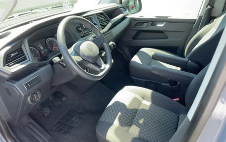 Volkswagen Multivan T6 рестайлинг, 2022 год, 4 800 000 рублей, 8 фотография