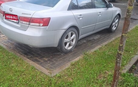 Hyundai Sonata VI, 2005 год, 450 000 рублей, 3 фотография