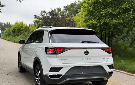 Volkswagen T-Roc I, 2023 год, 1 750 001 рублей, 4 фотография