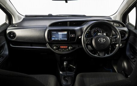 Toyota Vitz, 2017 год, 1 279 000 рублей, 17 фотография