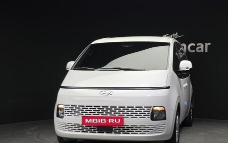 Hyundai Staria, 2023 год, 5 700 000 рублей, 3 фотография