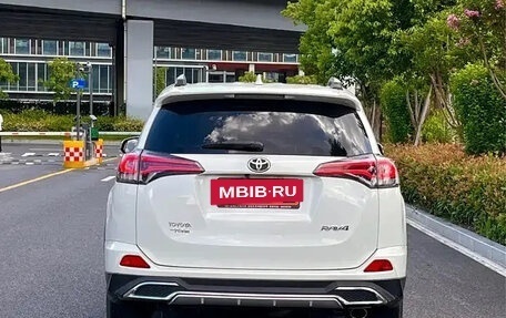 Toyota RAV4, 2019 год, 1 794 000 рублей, 3 фотография