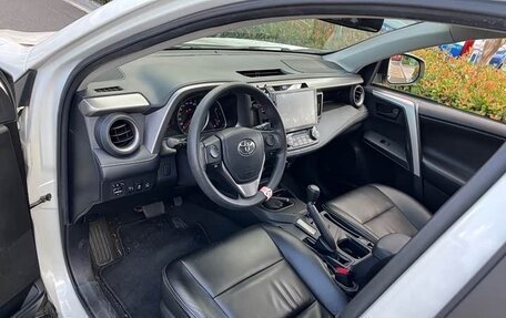 Toyota RAV4, 2019 год, 1 794 000 рублей, 14 фотография