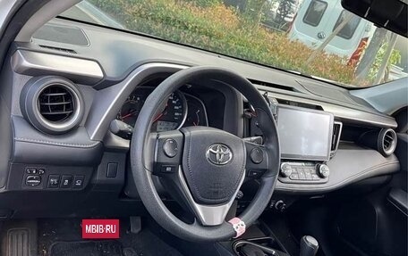 Toyota RAV4, 2019 год, 1 794 000 рублей, 13 фотография