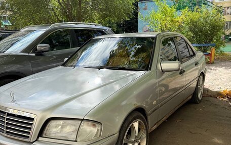 Mercedes-Benz C-Класс, 2000 год, 230 000 рублей, 2 фотография