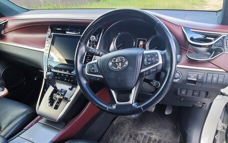 Toyota Harrier, 2017 год, 2 640 000 рублей, 13 фотография