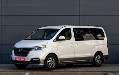 Hyundai H-1 II рестайлинг, 2018 год, 2 995 000 рублей, 1 фотография
