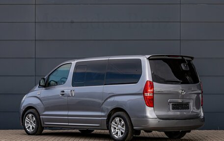 Hyundai Grand Starex Grand Starex I рестайлинг 2, 2011 год, 1 850 000 рублей, 4 фотография