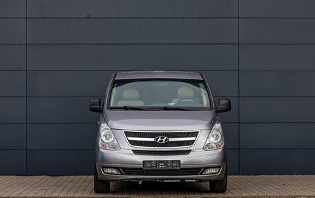Hyundai Grand Starex Grand Starex I рестайлинг 2, 2011 год, 1 850 000 рублей, 2 фотография