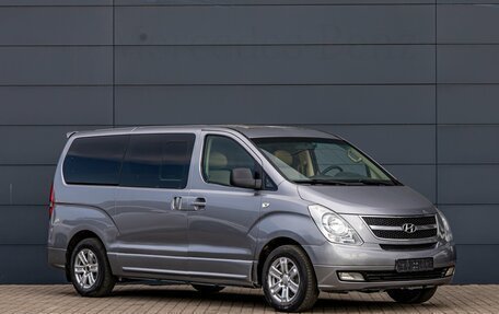 Hyundai Grand Starex Grand Starex I рестайлинг 2, 2011 год, 1 850 000 рублей, 3 фотография