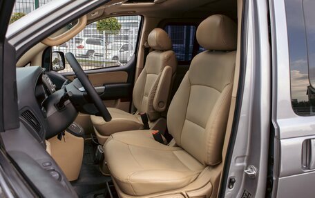Hyundai Grand Starex Grand Starex I рестайлинг 2, 2011 год, 1 850 000 рублей, 11 фотография