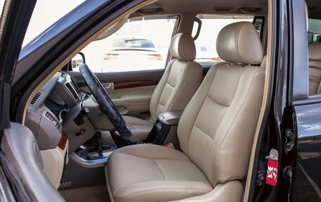 Toyota Land Cruiser Prado 120 рестайлинг, 2005 год, 1 695 000 рублей, 10 фотография