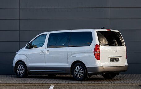 Hyundai H-1 II рестайлинг, 2018 год, 2 995 000 рублей, 4 фотография