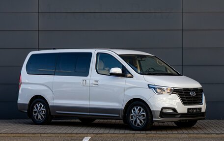 Hyundai H-1 II рестайлинг, 2018 год, 2 995 000 рублей, 3 фотография