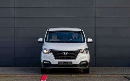 Hyundai H-1 II рестайлинг, 2018 год, 2 995 000 рублей, 2 фотография