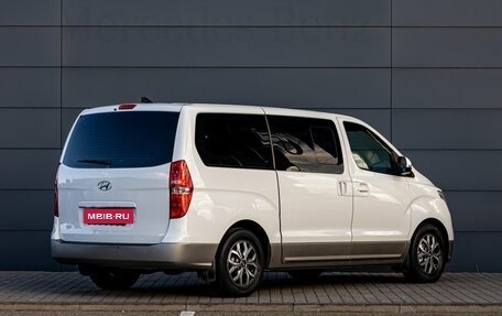 Hyundai H-1 II рестайлинг, 2018 год, 2 995 000 рублей, 6 фотография