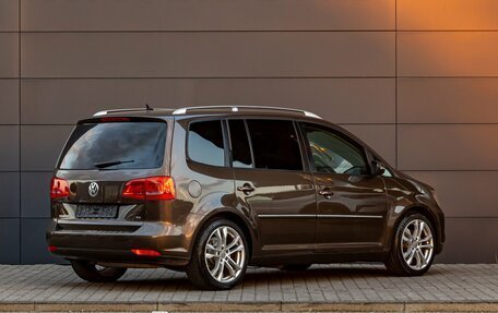 Volkswagen Touran III, 2012 год, 1 495 000 рублей, 6 фотография