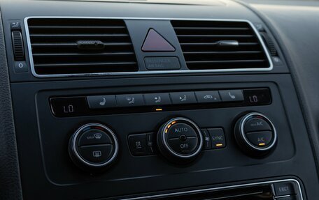 Volkswagen Touran III, 2012 год, 1 495 000 рублей, 17 фотография