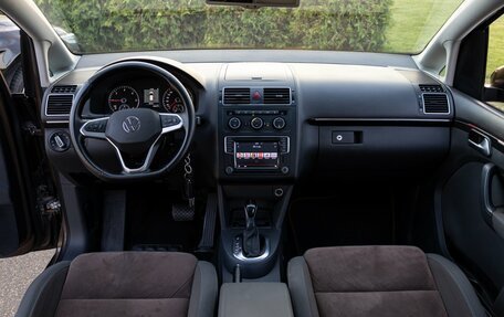 Volkswagen Touran III, 2012 год, 1 495 000 рублей, 18 фотография