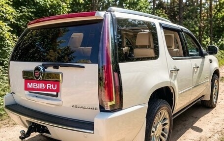 Cadillac Escalade III, 2011 год, 2 550 000 рублей, 4 фотография
