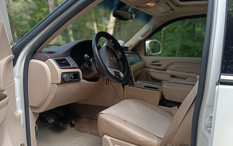 Cadillac Escalade III, 2011 год, 2 550 000 рублей, 20 фотография