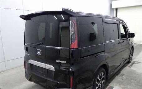 Honda Stepwgn IV, 2021 год, 1 850 000 рублей, 3 фотография
