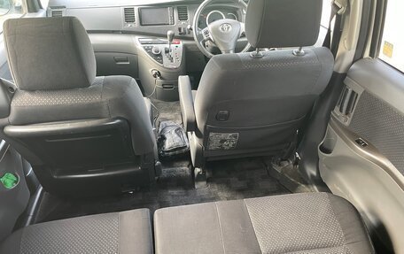 Toyota ISis I, 2010 год, 930 000 рублей, 22 фотография