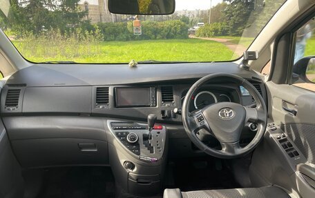 Toyota ISis I, 2010 год, 930 000 рублей, 26 фотография